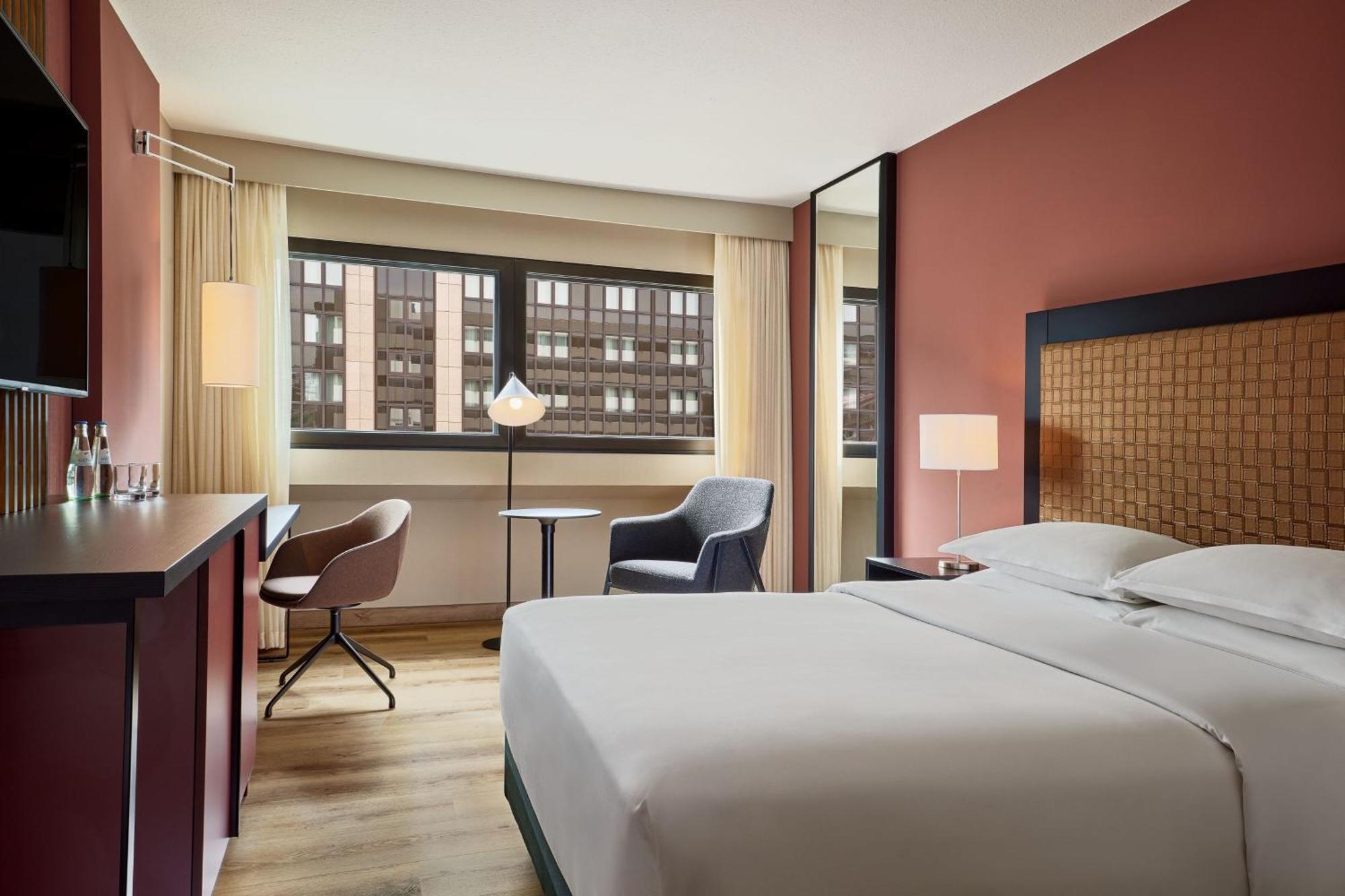 Premium Room Guest room 1 King or 1 Queen