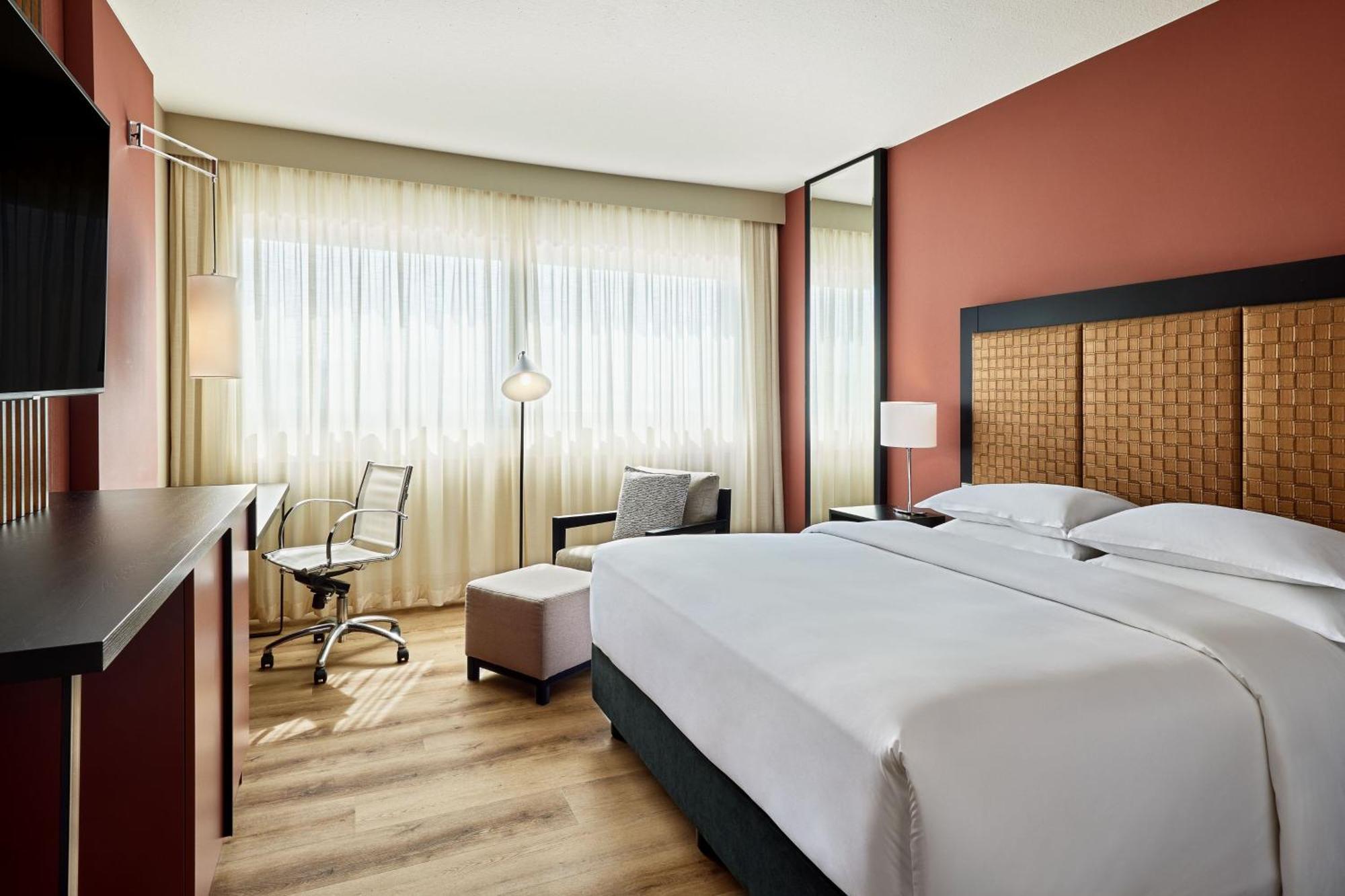 Deluxe Room Guest room 1 King or 1 Queen